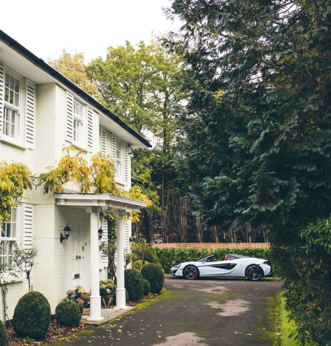 Bruce McLaren’s Family Home In Burwood Park Honored With New Paint Colour For The 570s Spider
